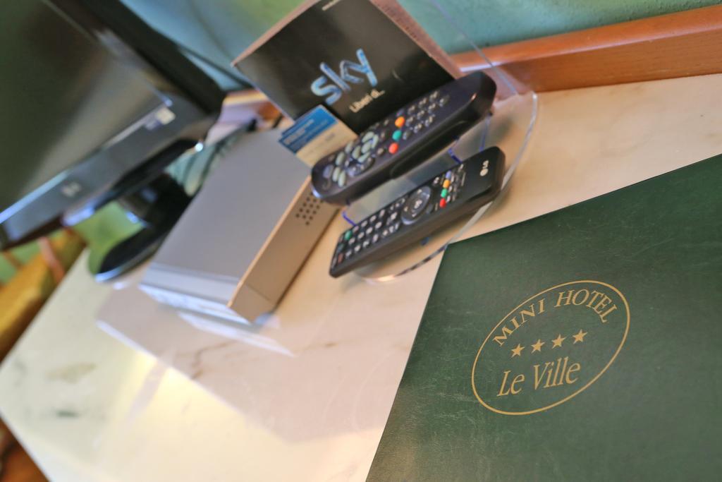 Hotel Le Ville Módena Habitación foto